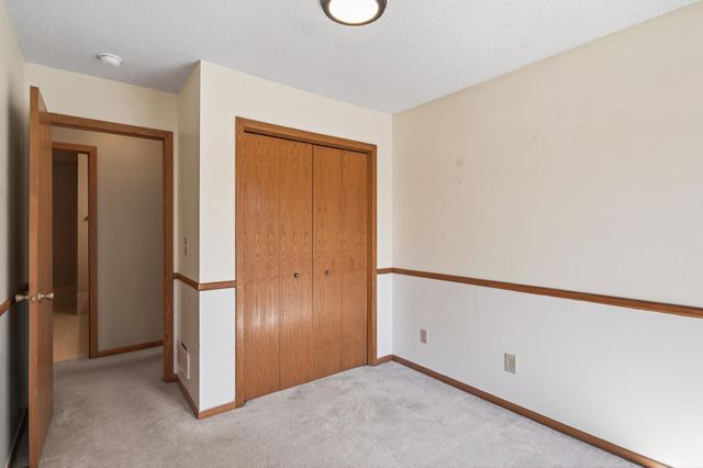 1940 Windjammer Drive, Woodbury, MN 55125