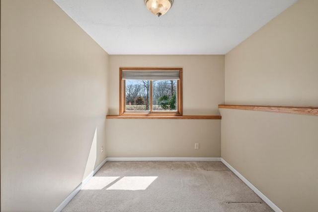 1940 Windjammer Drive, Woodbury, MN 55125