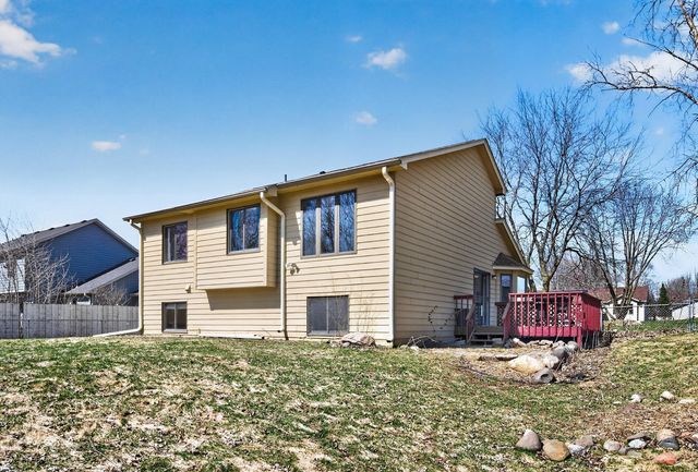 1940 Windjammer Drive, Woodbury, MN 55125