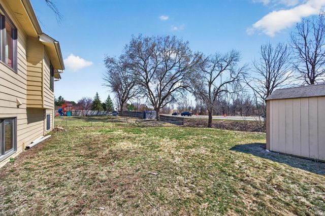 1940 Windjammer Drive, Woodbury, MN 55125