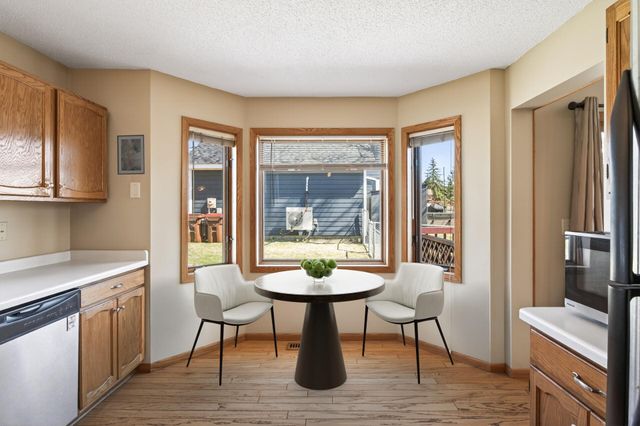 1940 Windjammer Drive, Woodbury, MN 55125