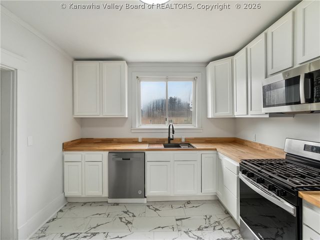 209 W Virginia Avenue, Dunbar, WV 25064