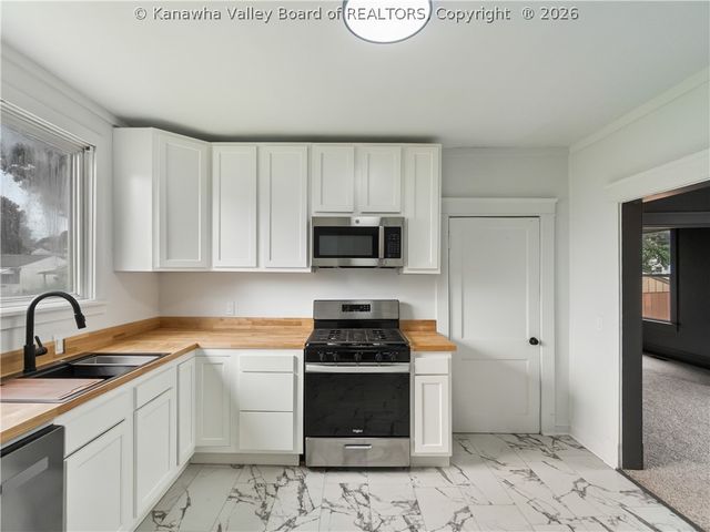 209 W Virginia Avenue, Dunbar, WV 25064