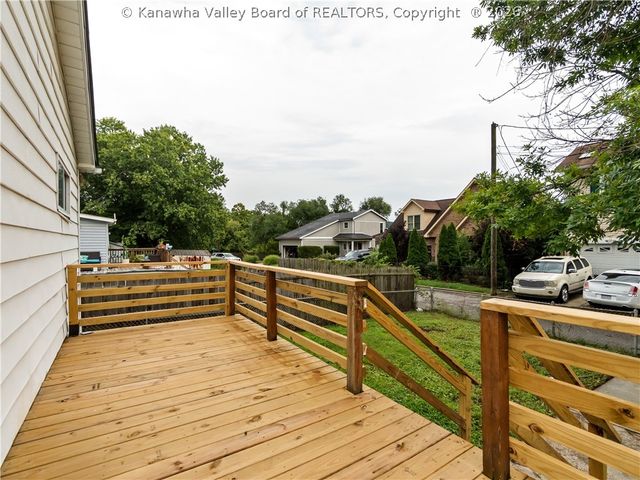 209 W Virginia Avenue, Dunbar, WV 25064