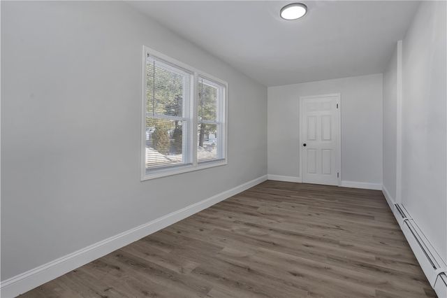 403 Commonwealth Avenue, Warwick, RI 02886