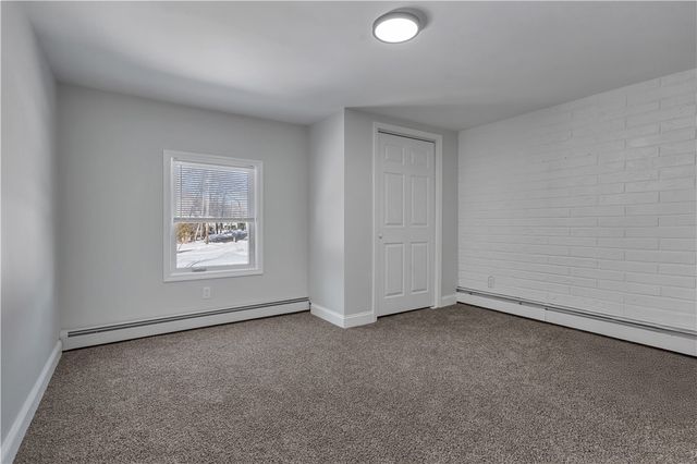 403 Commonwealth Avenue, Warwick, RI 02886