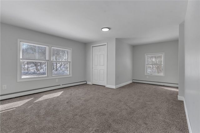 403 Commonwealth Avenue, Warwick, RI 02886