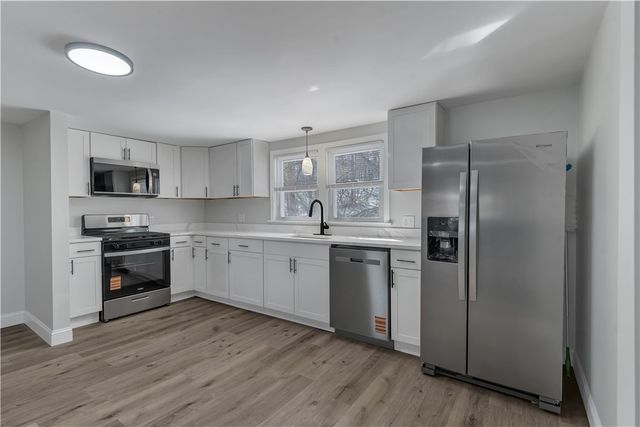 403 Commonwealth Avenue, Warwick, RI 02886