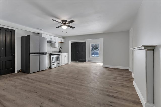 403 Commonwealth Avenue, Warwick, RI 02886