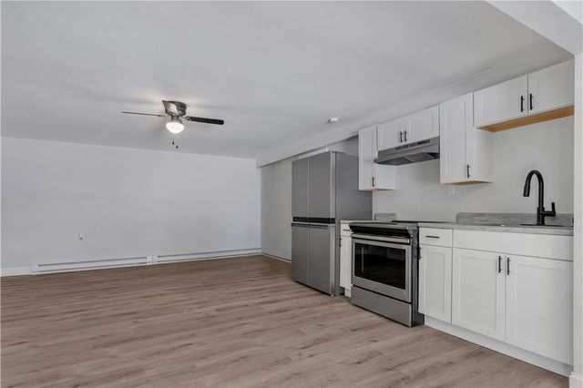 403 Commonwealth Avenue, Warwick, RI 02886