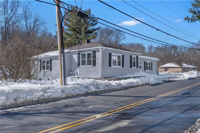 403 Commonwealth Avenue, Warwick, RI 02886