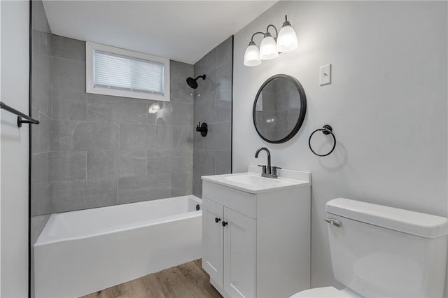 403 Commonwealth Avenue, Warwick, RI 02886