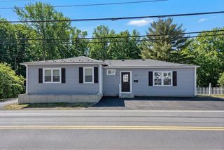 403 Commonwealth Avenue, Warwick, RI 02886