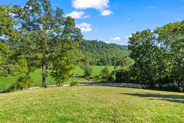 531 E Fork Road, Means, KY 40346