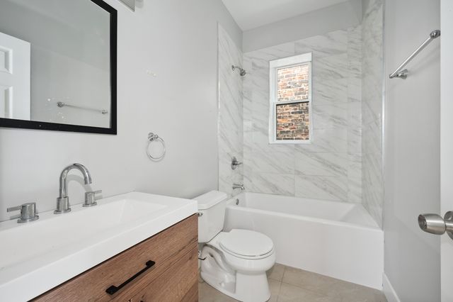 2526 W Lexington Avenue 3, Chicago, IL 60612