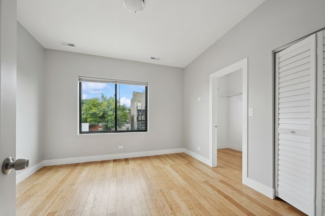 2526 W Lexington Avenue 3, Chicago, IL 60612