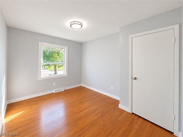 3086 Solar Drive NW, Warren, OH 44485