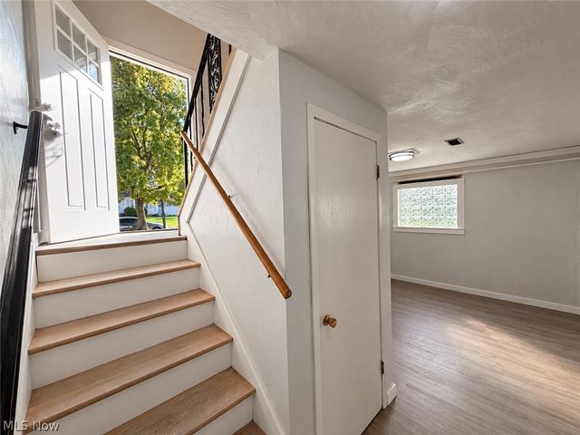 3086 Solar Drive NW, Warren, OH 44485