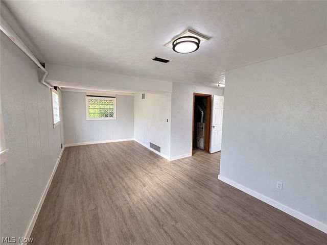 3086 Solar Drive NW, Warren, OH 44485