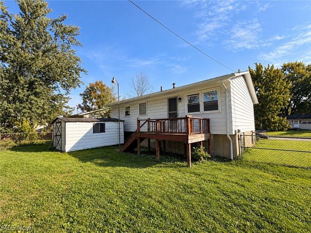 3086 Solar Drive NW, Warren, OH 44485