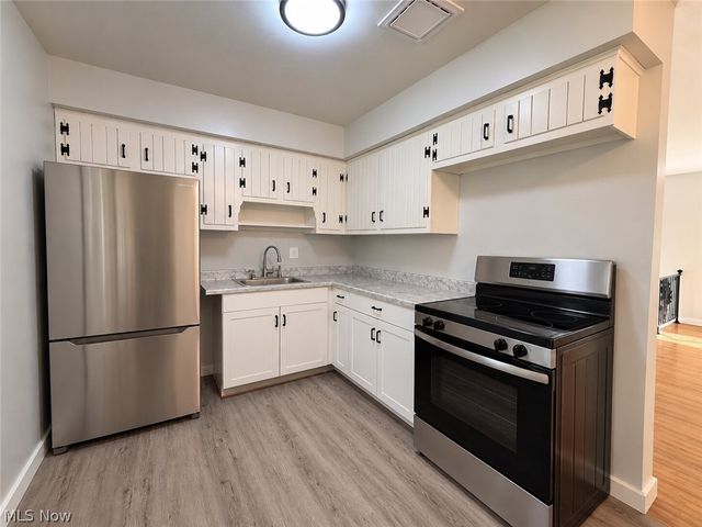 3086 Solar Drive NW, Warren, OH 44485