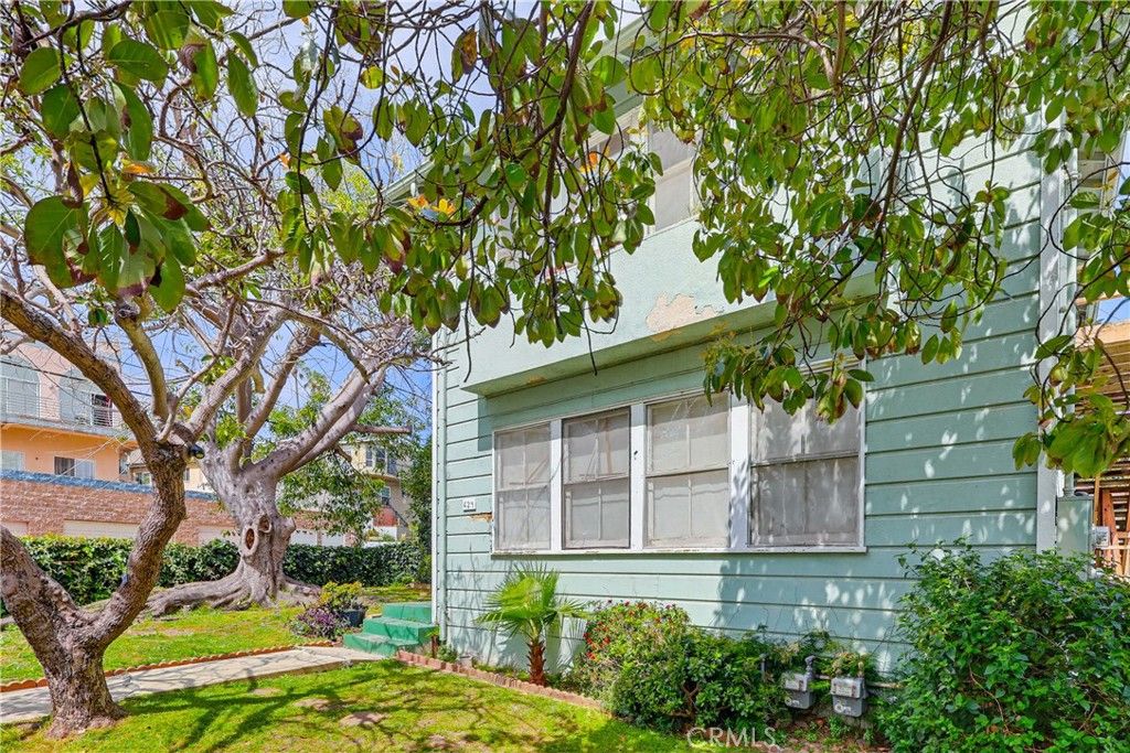 Image 5 of property listing at 624 W 26th, San Pedro, CA 90731