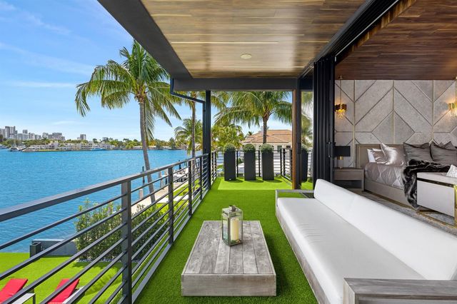 733 Middle River Drive, Fort Lauderdale, FL 33304