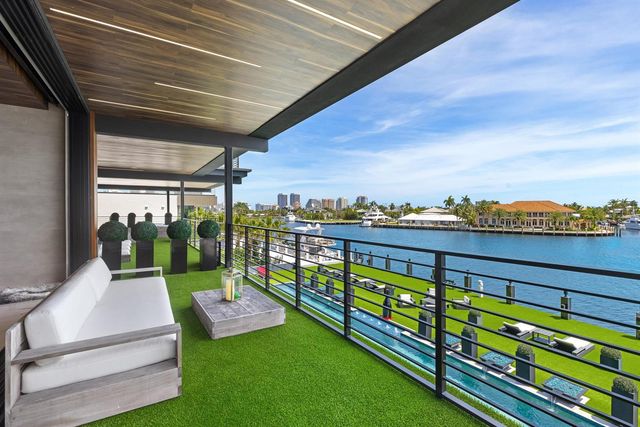 733 Middle River Drive, Fort Lauderdale, FL 33304