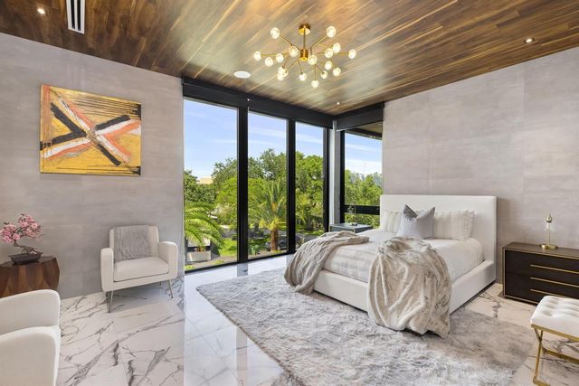 733 Middle River Drive, Fort Lauderdale, FL 33304
