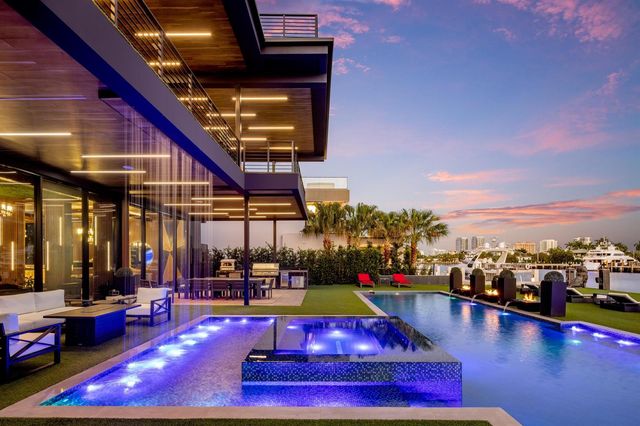 733 Middle River Drive, Fort Lauderdale, FL 33304