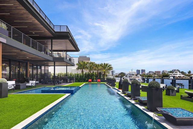 733 Middle River Drive, Fort Lauderdale, FL 33304