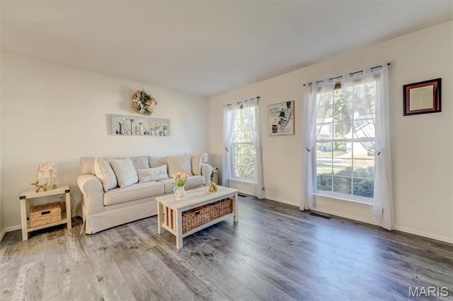 17347 Hilltop Ridge Drive, Eureka, MO 63025