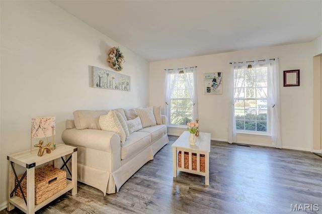 17347 Hilltop Ridge Drive, Eureka, MO 63025