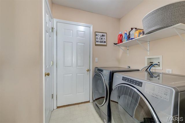 17347 Hilltop Ridge Drive, Eureka, MO 63025