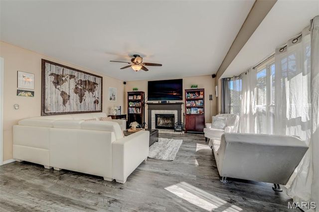 17347 Hilltop Ridge Drive, Eureka, MO 63025