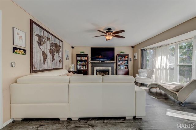 17347 Hilltop Ridge Drive, Eureka, MO 63025