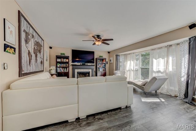 17347 Hilltop Ridge Drive, Eureka, MO 63025