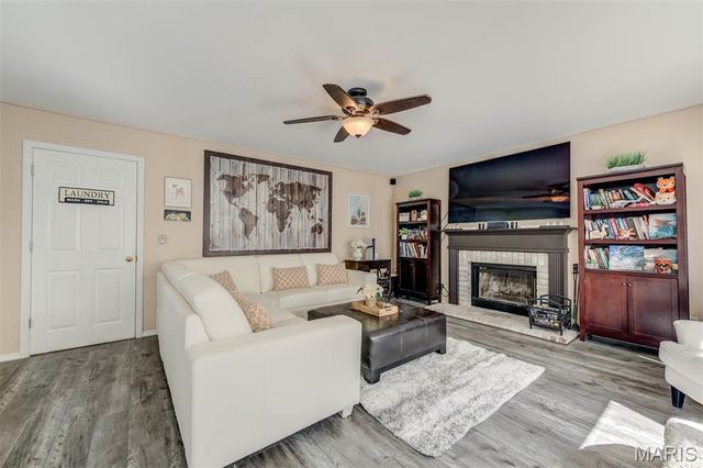 17347 Hilltop Ridge Drive, Eureka, MO 63025