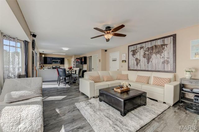 17347 Hilltop Ridge Drive, Eureka, MO 63025