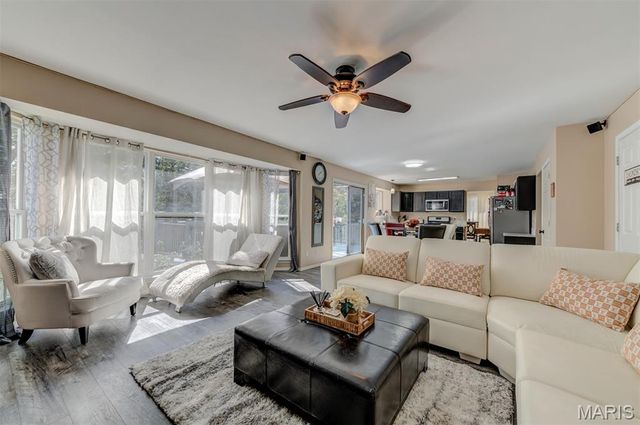 17347 Hilltop Ridge Drive, Eureka, MO 63025