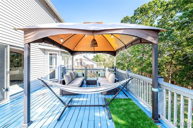 17347 Hilltop Ridge Drive, Eureka, MO 63025