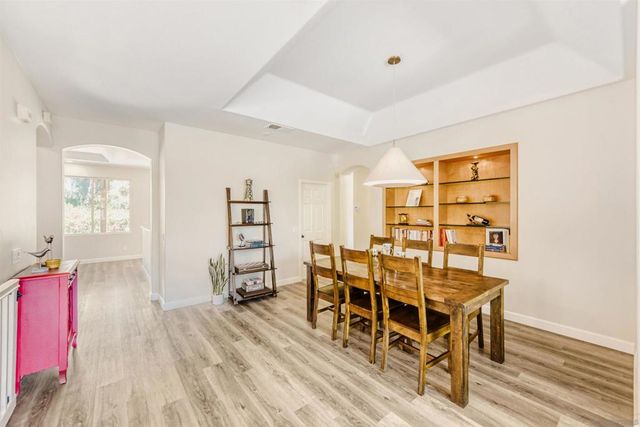 2434 Ridgegate Row, La Jolla, CA 92037