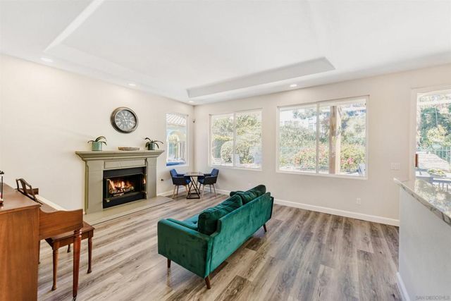 2434 Ridgegate Row, La Jolla, CA 92037