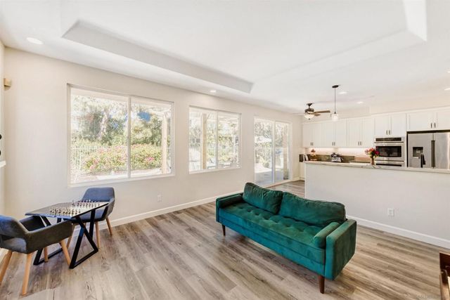 2434 Ridgegate Row, La Jolla, CA 92037