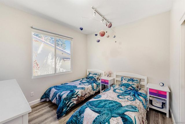 2434 Ridgegate Row, La Jolla, CA 92037