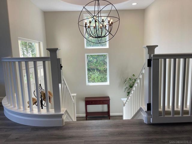 2434 Ridgegate Row, La Jolla, CA 92037