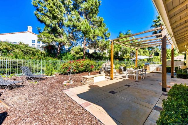 2434 Ridgegate Row, La Jolla, CA 92037