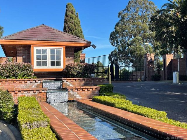 2434 Ridgegate Row, La Jolla, CA 92037