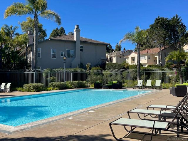 2434 Ridgegate Row, La Jolla, CA 92037
