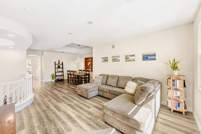 2434 Ridgegate Row, La Jolla, CA 92037